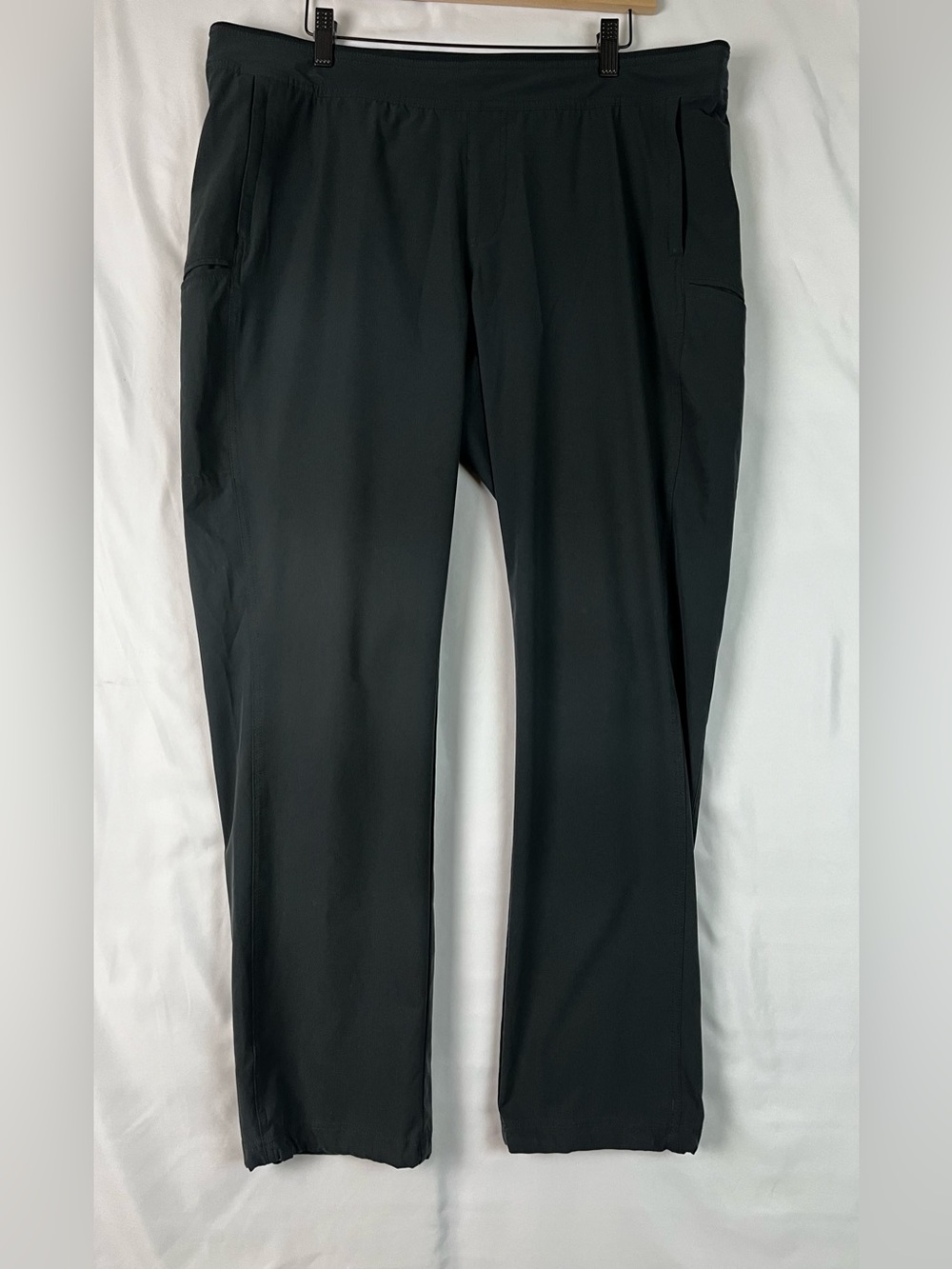 Kuhl Women's XL Charcoal Outdoor Hiking Lightweight Pull on 6 pocket Pants